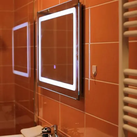 Apartment Miku - Perfect 1bedroom At Komuna E Parisit *