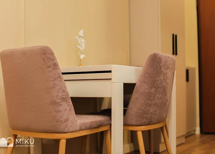 Miku - Perfect 1bedroom At Komuna E Parisit *