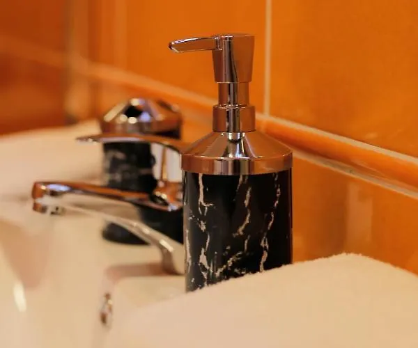 Apartman Miku - Perfect 1bedroom At Komuna E Parisit *