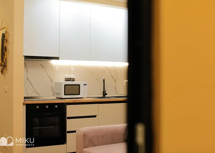 Miku - Perfect 1bedroom At Komuna E Parisit *