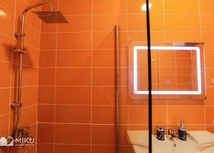 Miku - Perfect 1bedroom At Komuna E Parisit