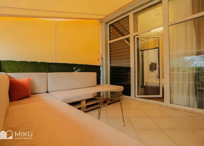 Miku - Perfect 1bedroom At Komuna E Parisit