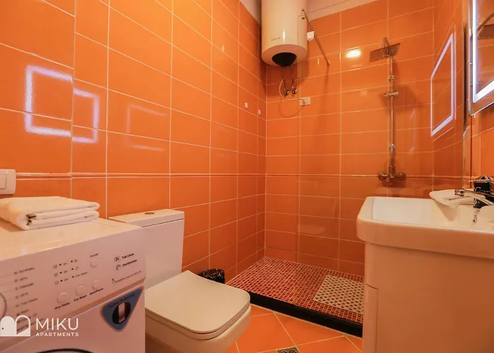 Miku - Perfect 1bedroom At Komuna E Parisit *